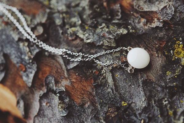 Solid gold round necklace