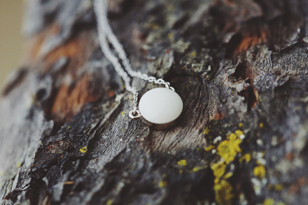 Solid gold round necklace